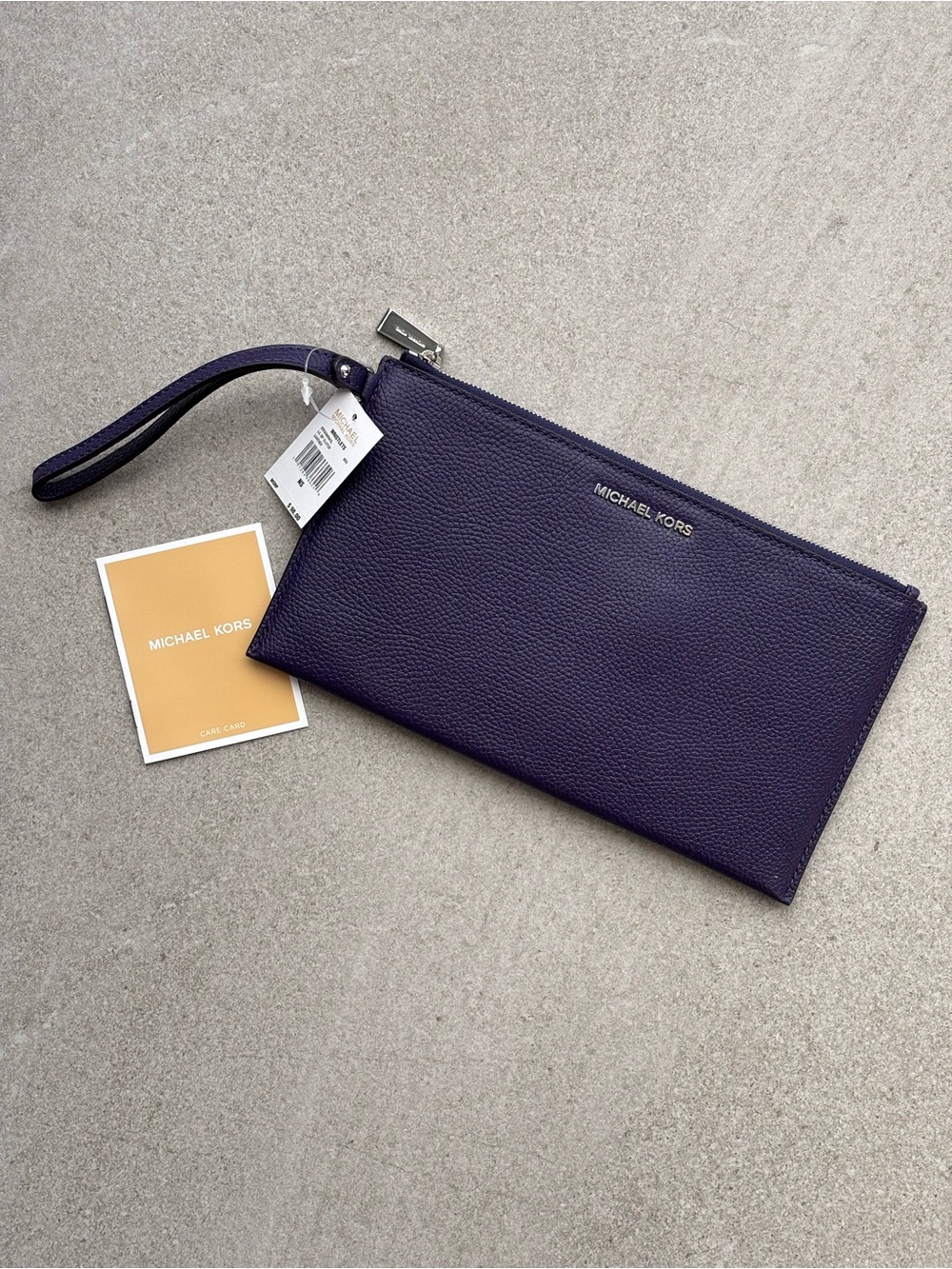 NWT MICHAEL Michael Kors Jet Set Large Zip Pebbled Leather Wristlet Iris Purple